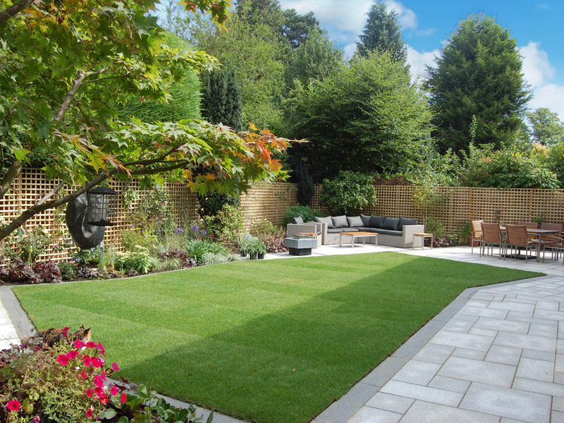 Rectlinear design with contrasting granite paving