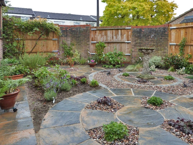 Small garden with interlocking circular features