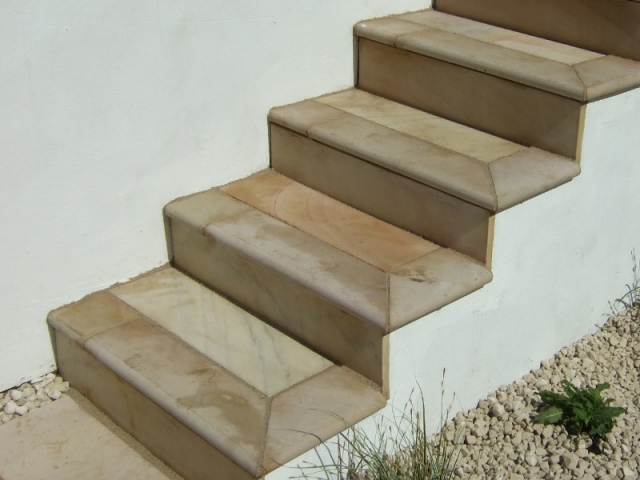 Steps with bullnose treads